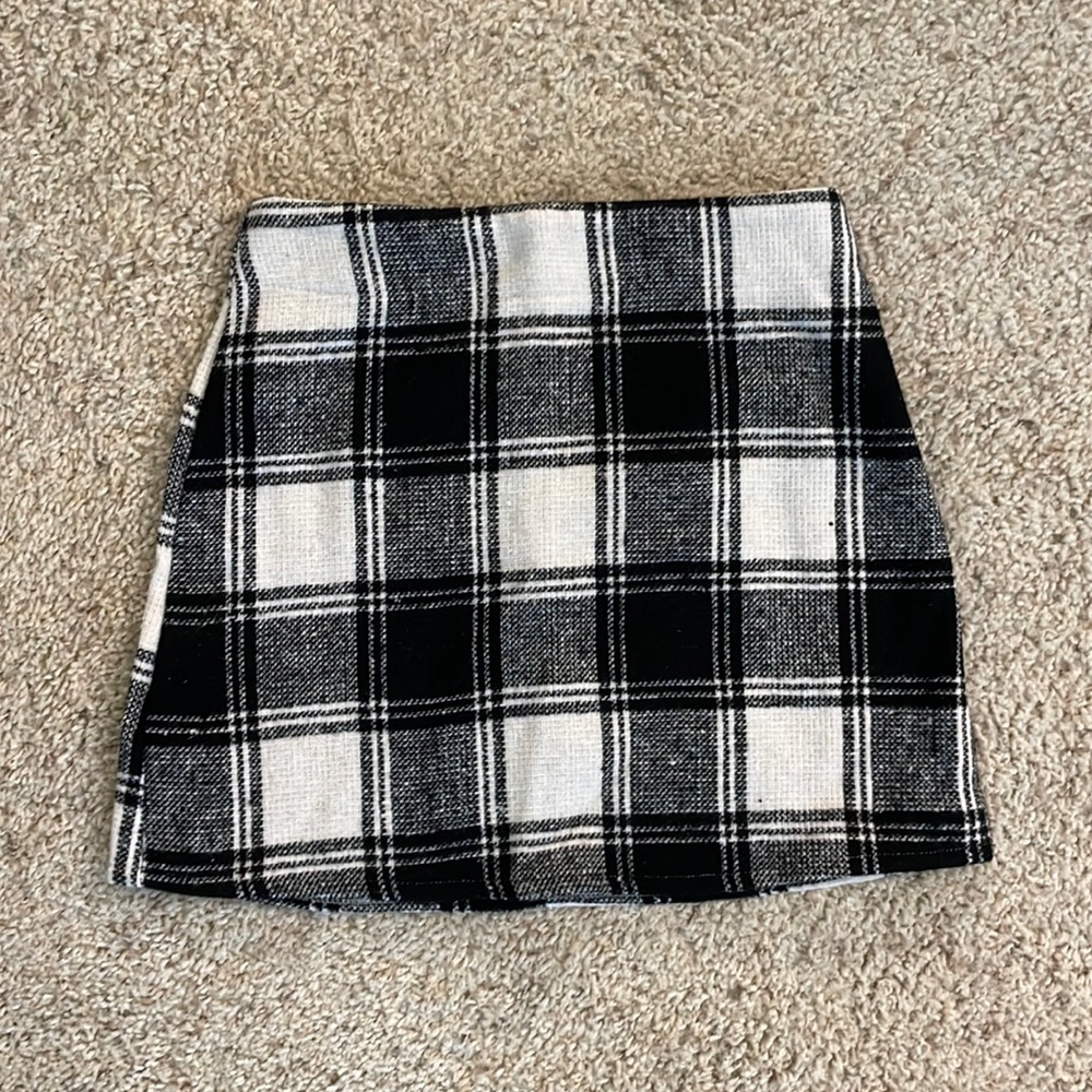 SHEIN Black and White Plaid Mini Skirt (Size S/4)